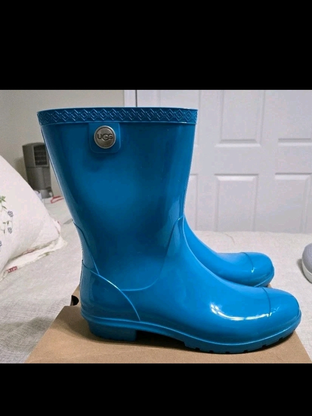UGG Women's Sienna 1014452 Blue Waterproof Round Toe Pull On Rain Boots Size 9